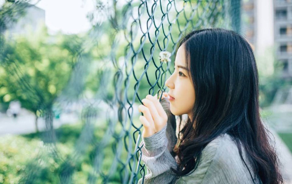 人其实很了不起，天堂就在人的心里。杨绛的爱情观名言名句